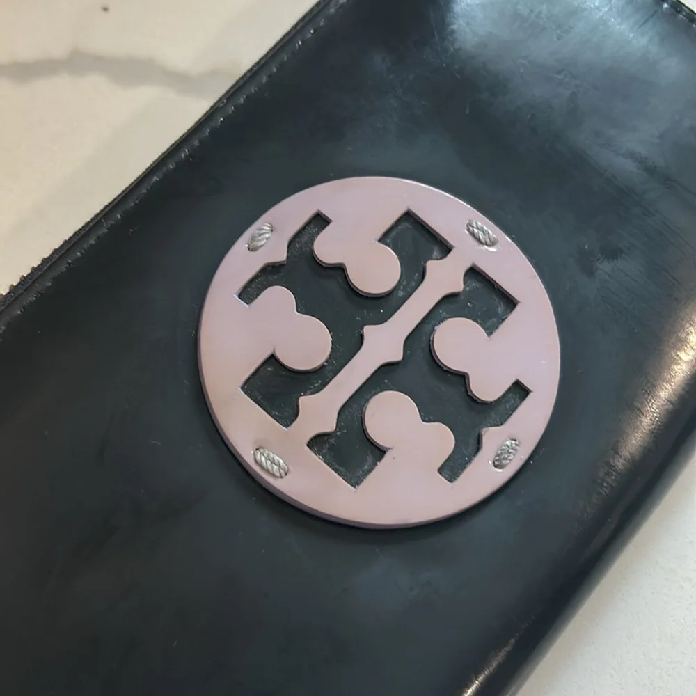 Tory Burch Patent Leather Continental Purple Wallet - Picture 2 of 11